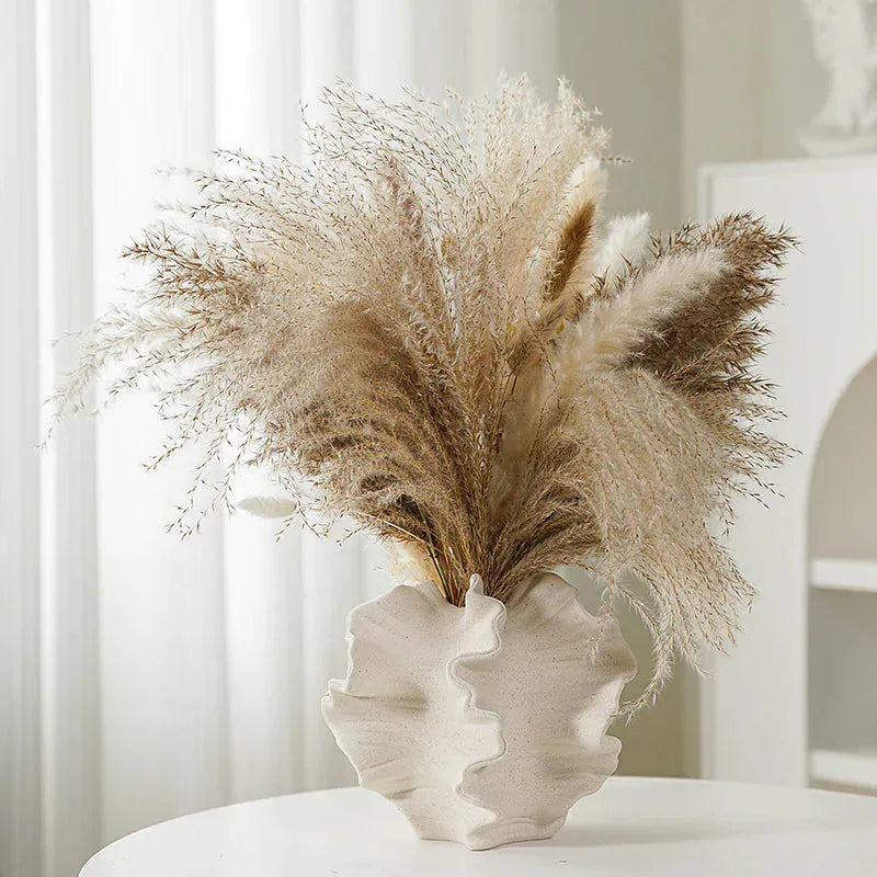 Stylish European ceramic vase featuring an elegant wavy design, perfect for showcasing floral arrangements