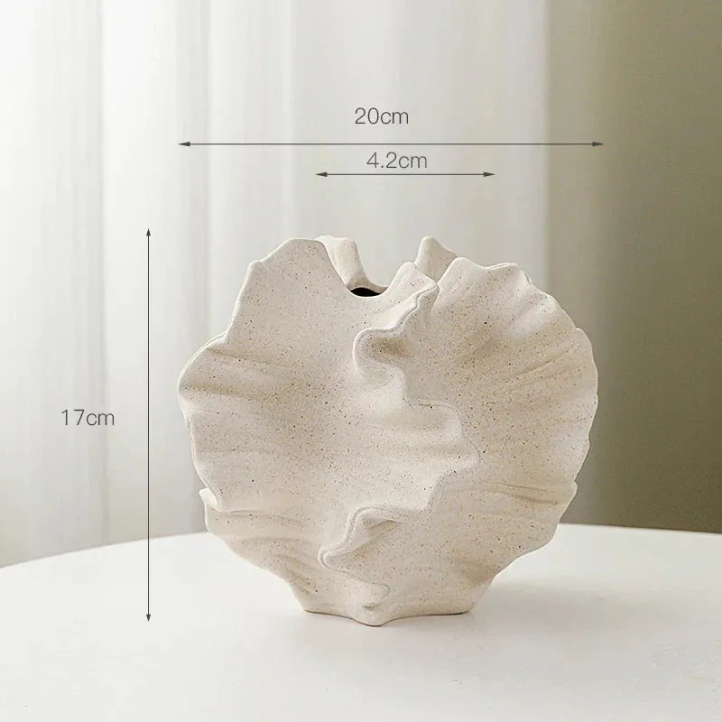 Stylish European ceramic vase with a wavy design, measuring 20cm in width and 17cm in height